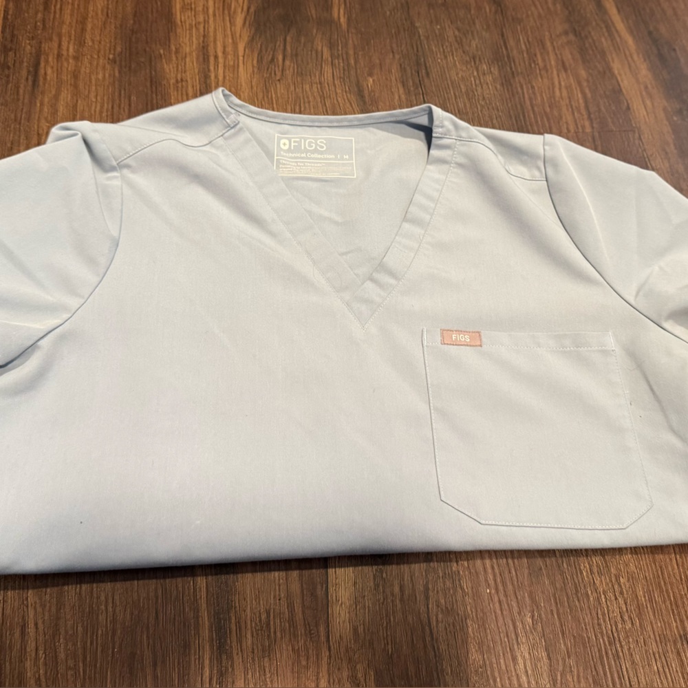 Figs Catarina One-Pocket Scrub Top™ LIMITED EDITION! Color : Chambray Medium